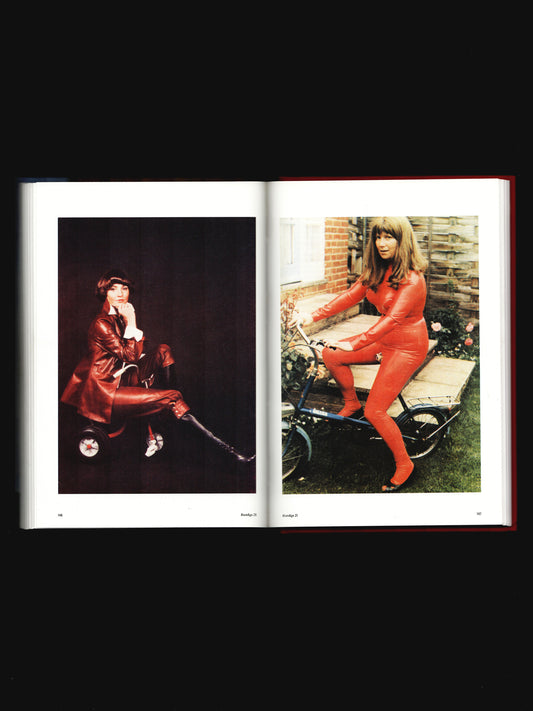 DRESSING FOR PLEASURE: THE BEST OF ATOMAGE 1972-1980 (2010)