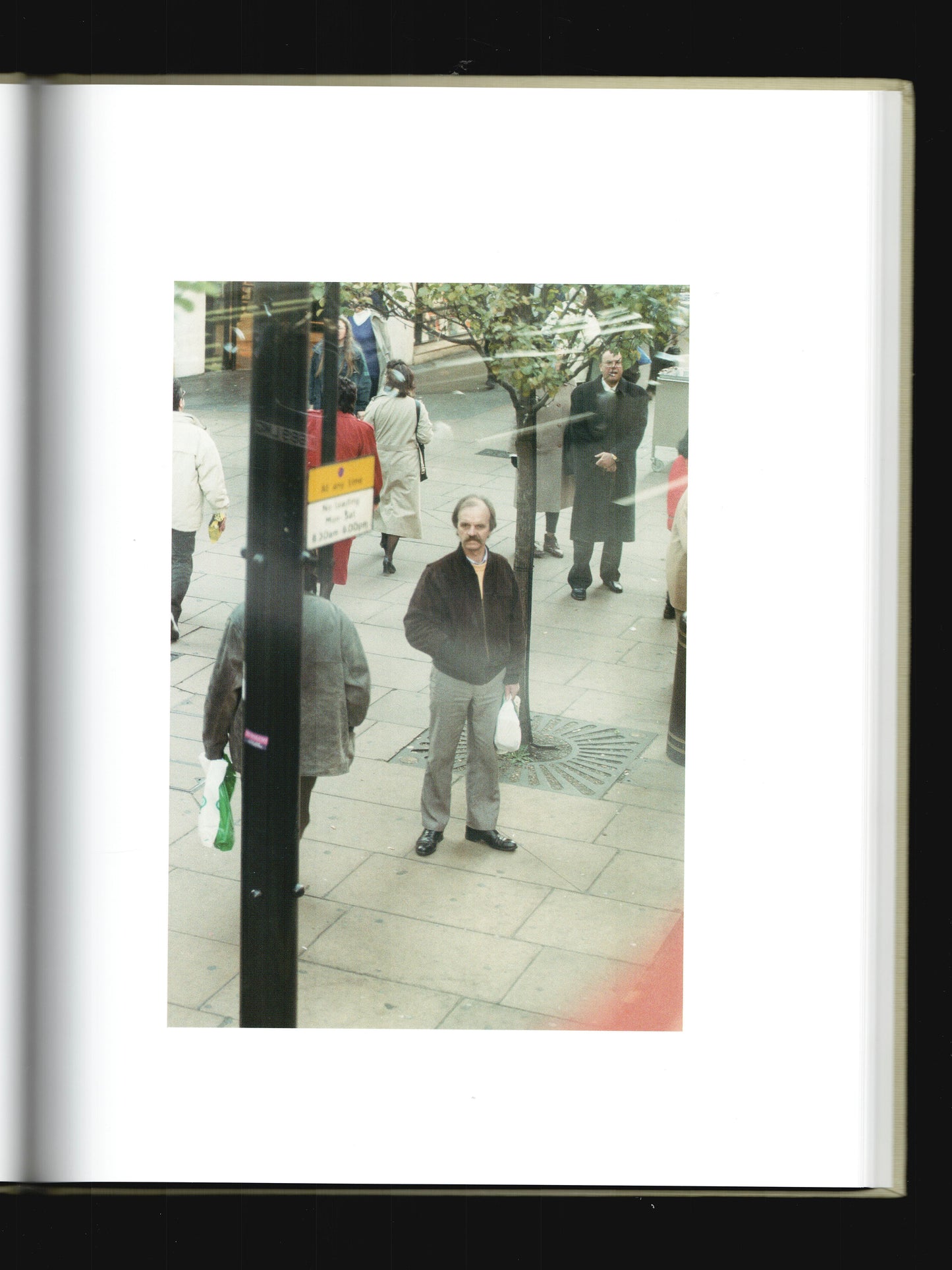 WAITING SOME BIRDS A BUS AND A WOMAN (2004)