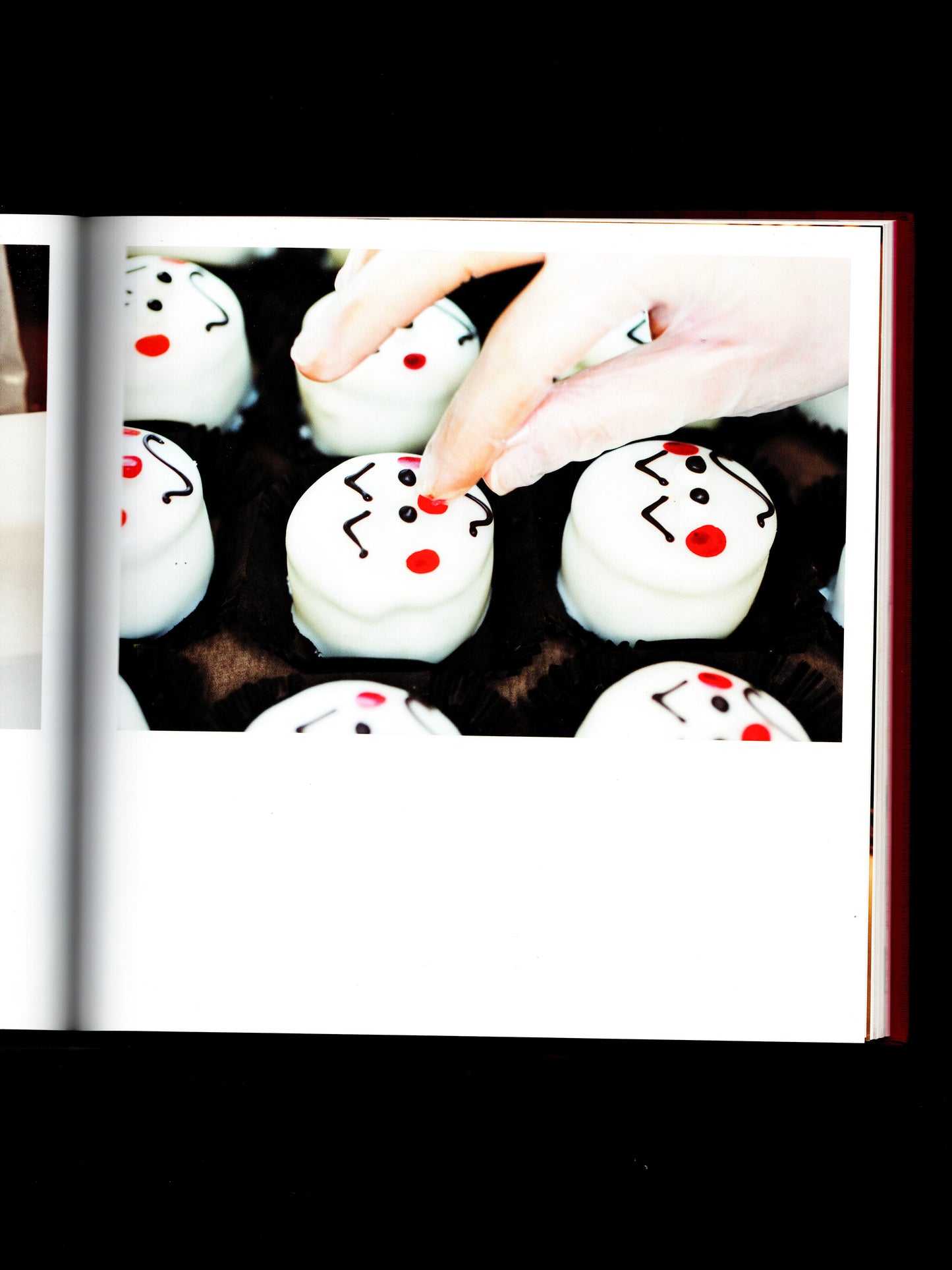 CAKES AND BALLS (2016)
