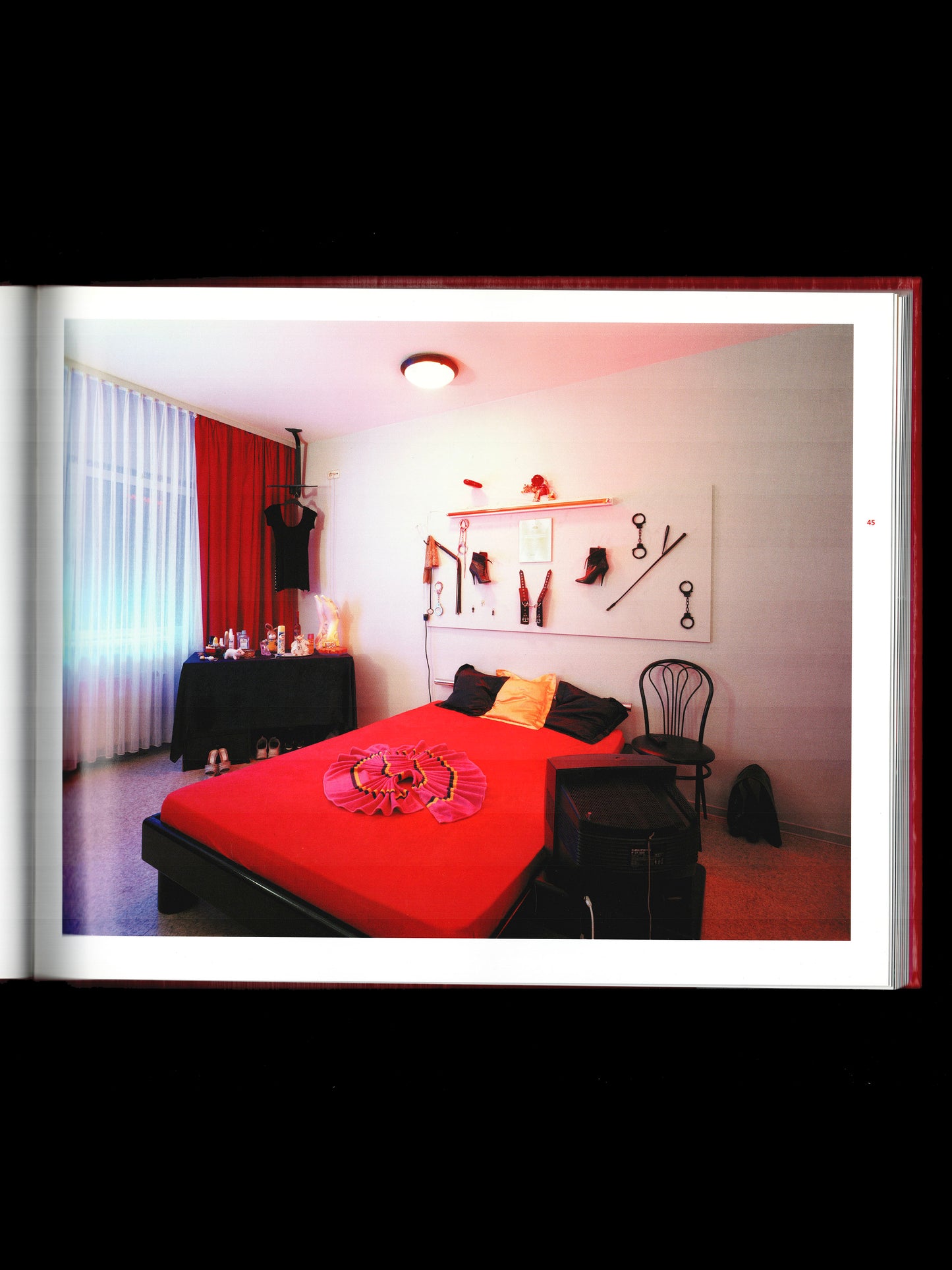 FRAUENZIMMER: BROTHELS IN GERMANY (2004)