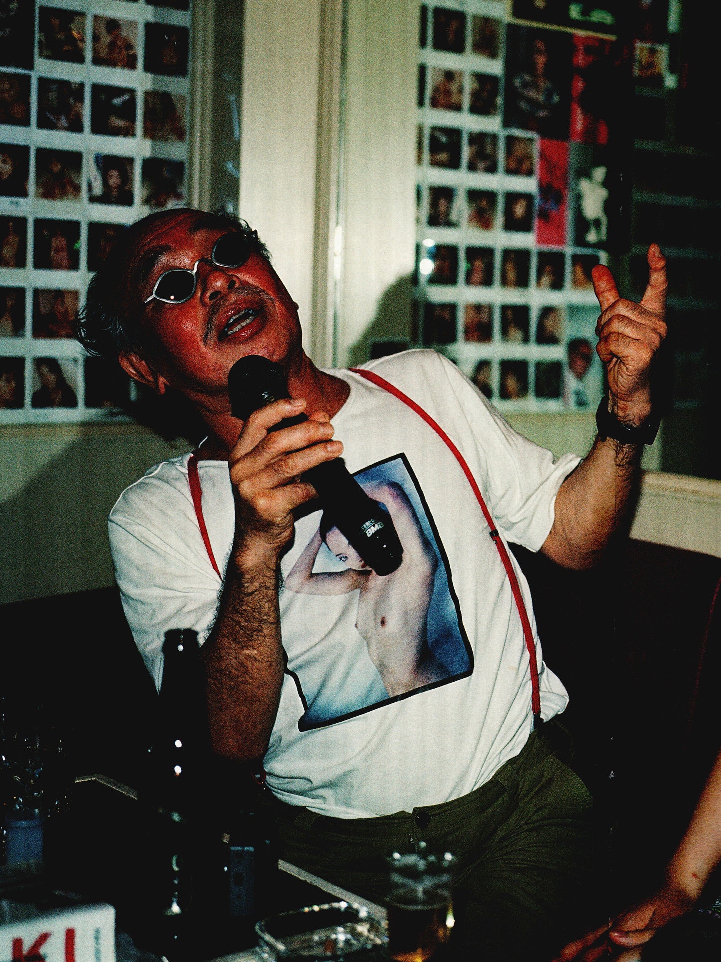 MASTER AND EVERYONE (2009)