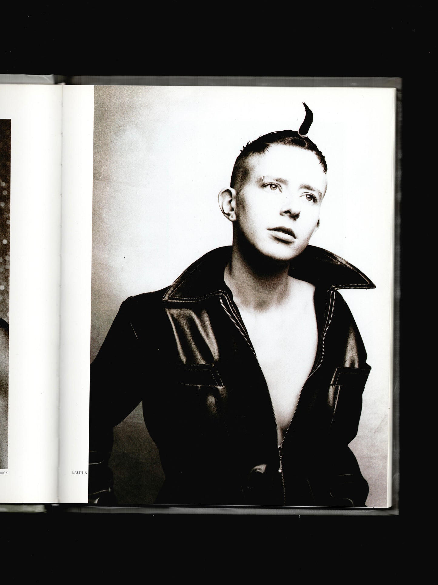 MIROIR AUX ANDROGYNES (1997)