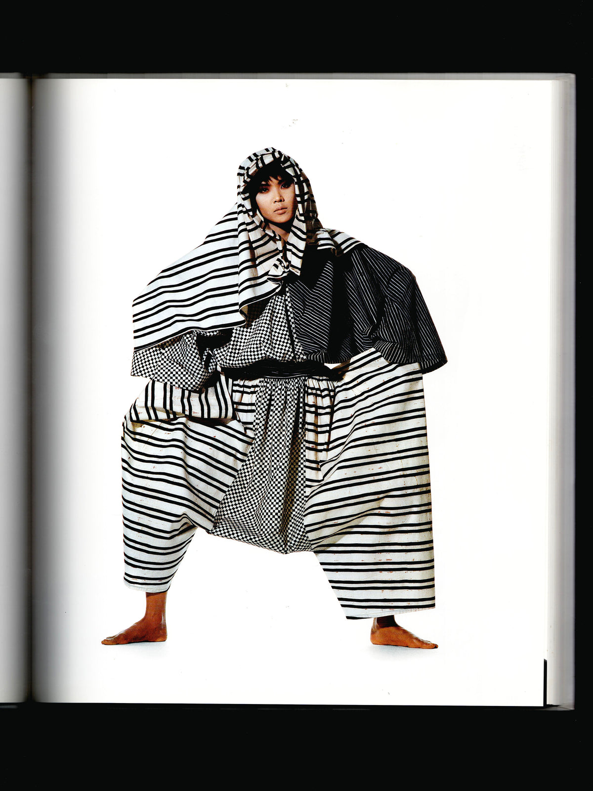 PHOTOGRAPHIEN BY IRVING PENN (1988)