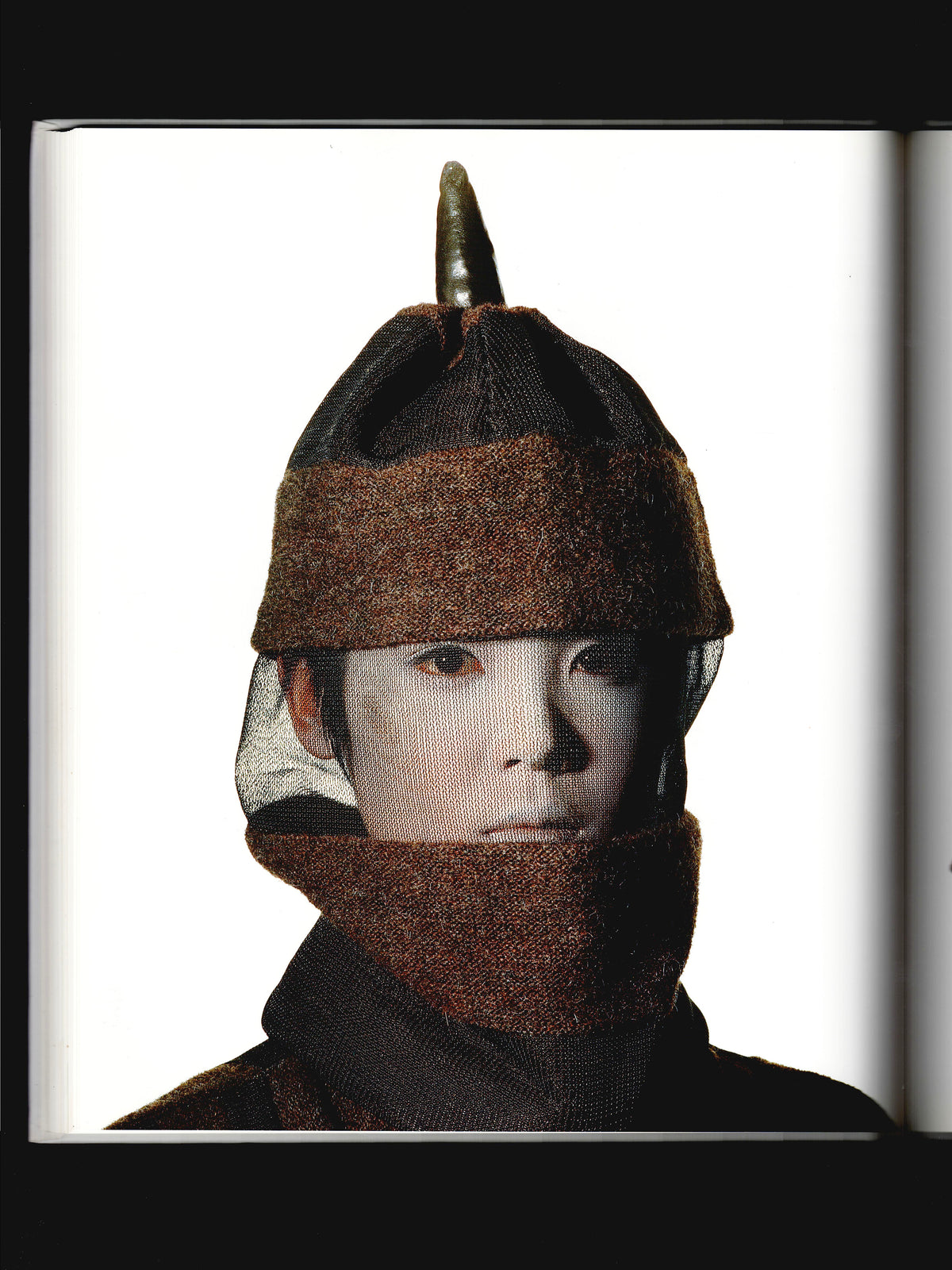PHOTOGRAPHIEN BY IRVING PENN (1988)