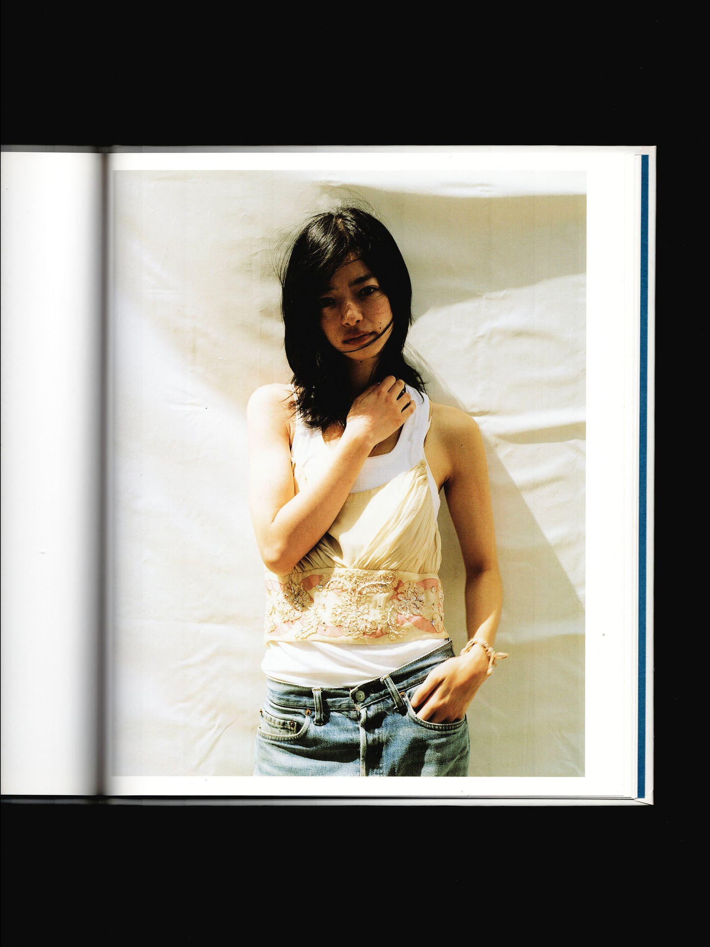 SHAPES OF BLOOMING (2005)