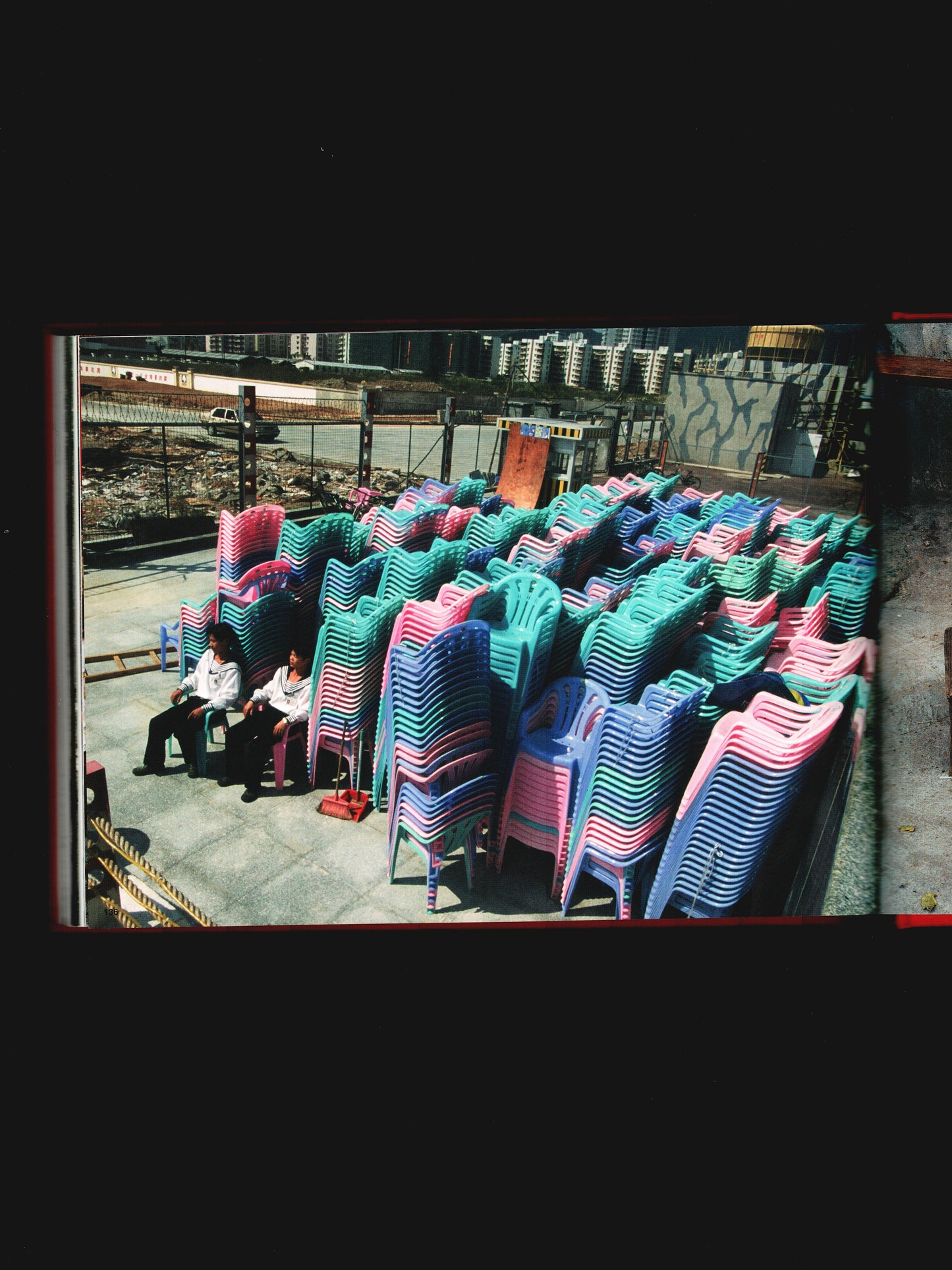 SITTING IN CHINA (2002)