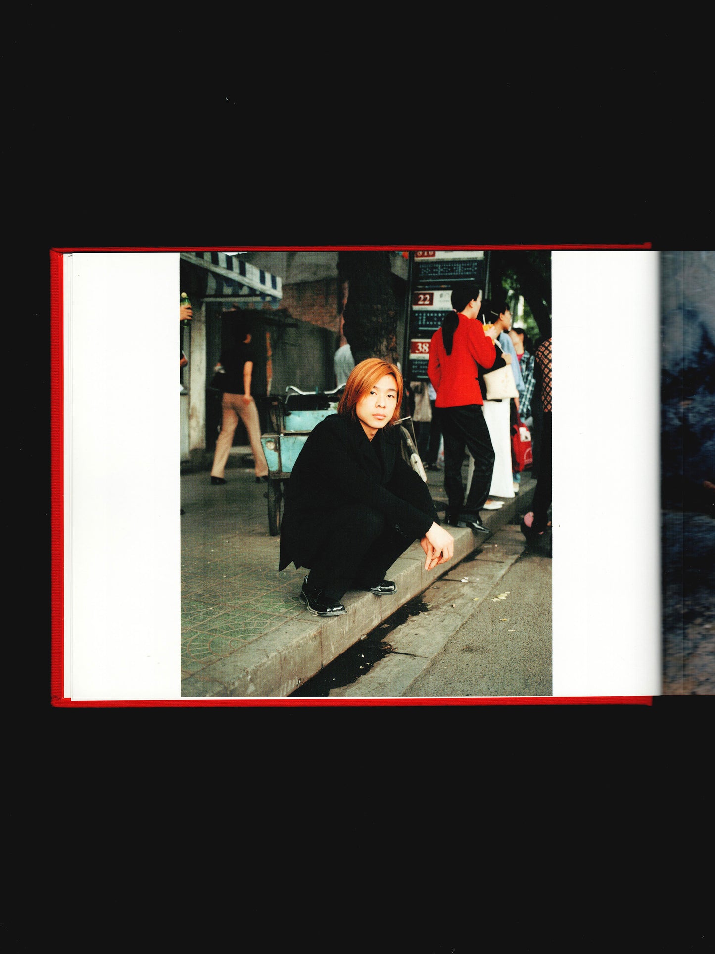 SITTING IN CHINA (2002)