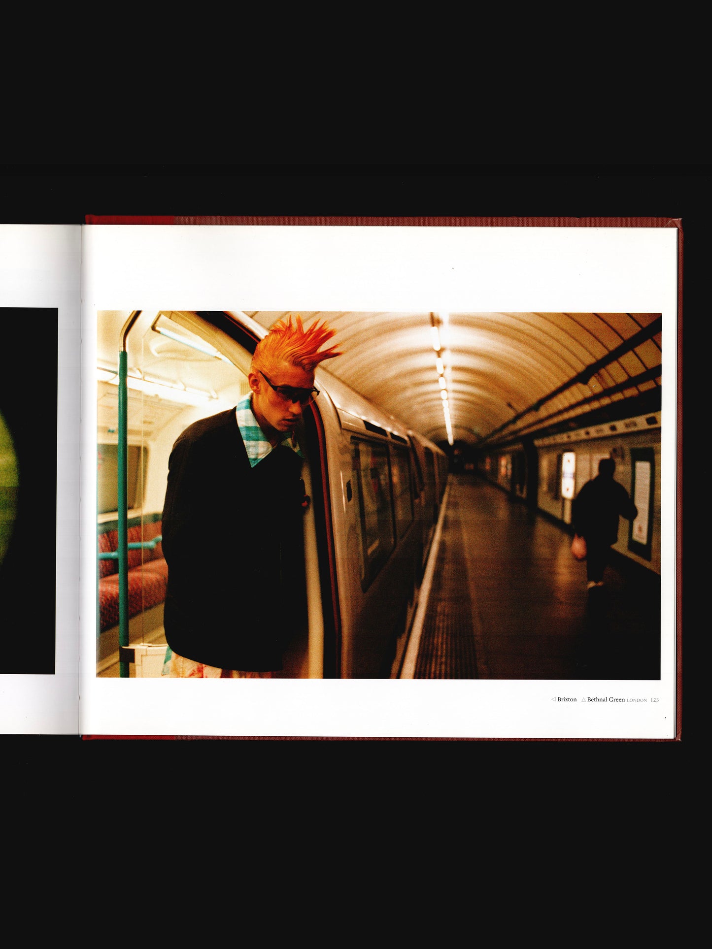 UNDERGROUND: TRAVELS ON THE GLOBAL METRO (1998)